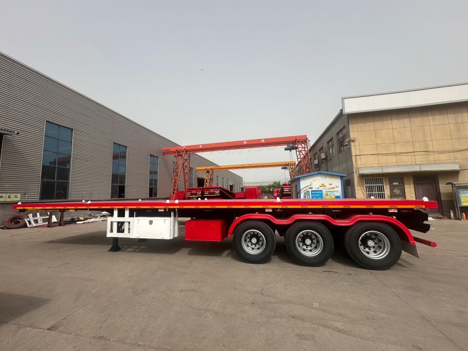 DERUN VEHICLE successfully exported 3 sets of flatbed semi-trailers to Dominican Republic