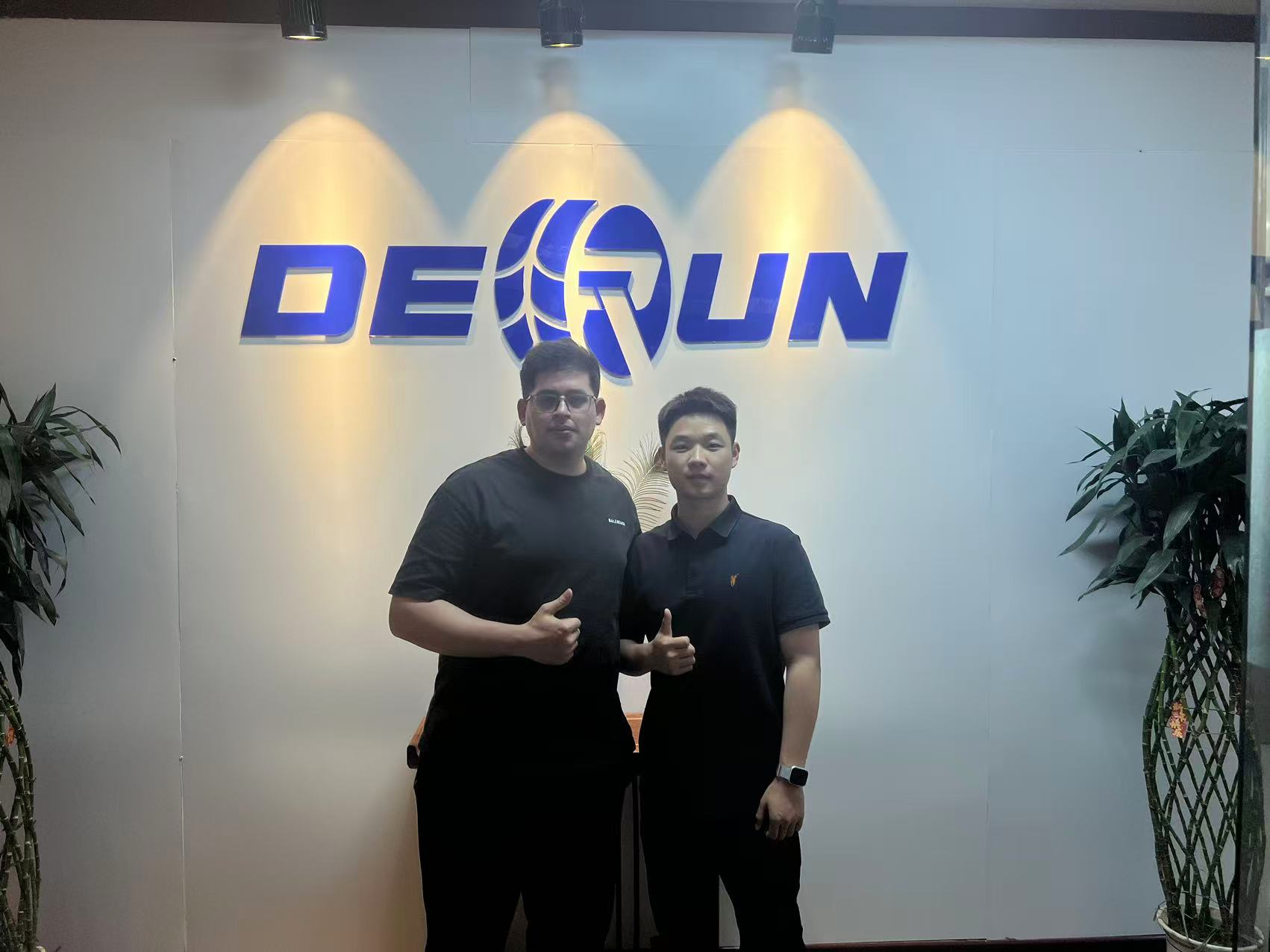 A Yemen customer came to visit our company last weekend
