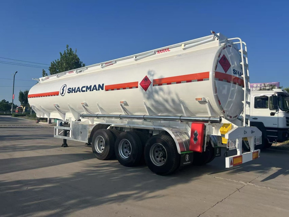 Two oil Tanker semi-trailers from Darun Vehical will be Shipped to Mozambique