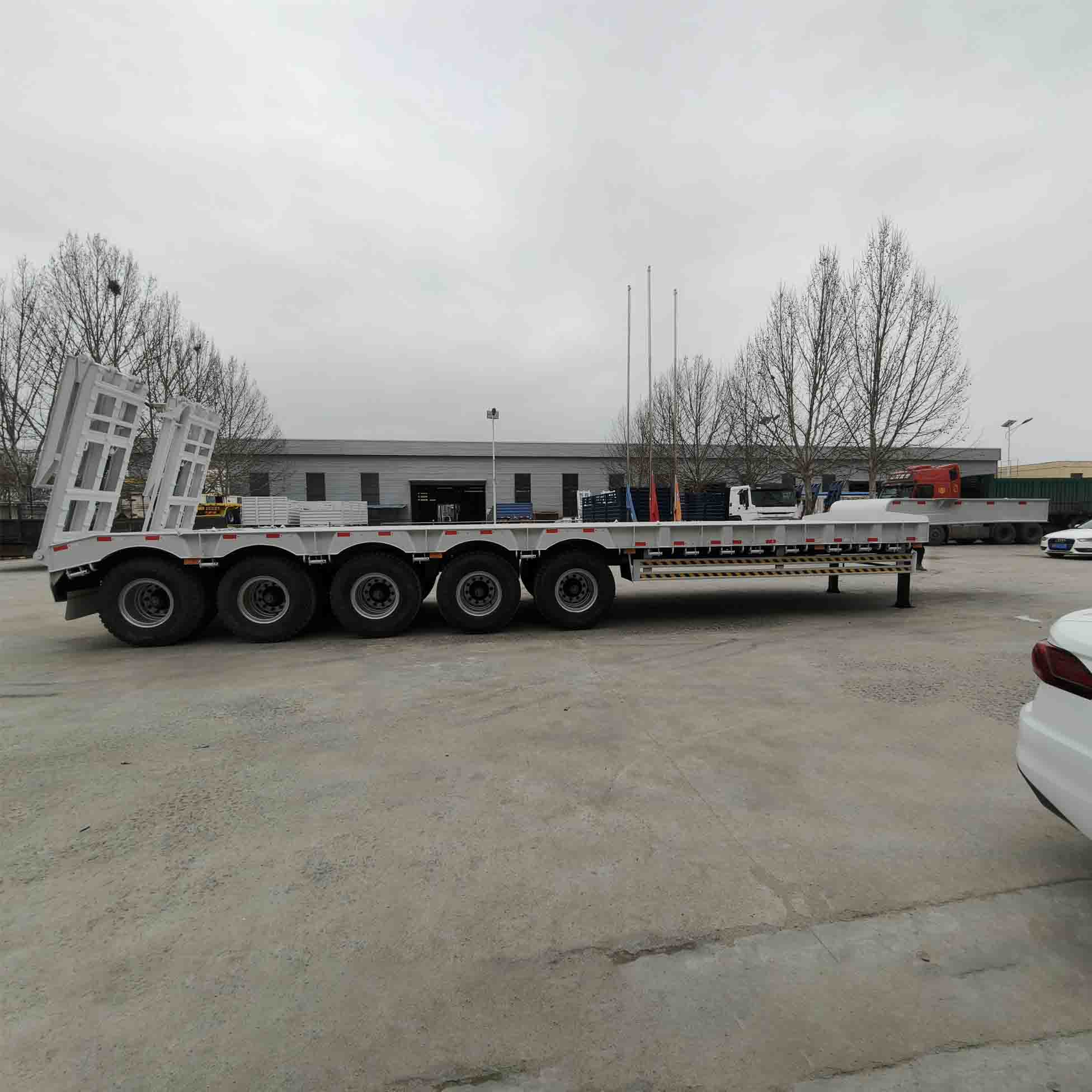 How Do You Properly Load and Secure Cargo on a Lowbed Trailer